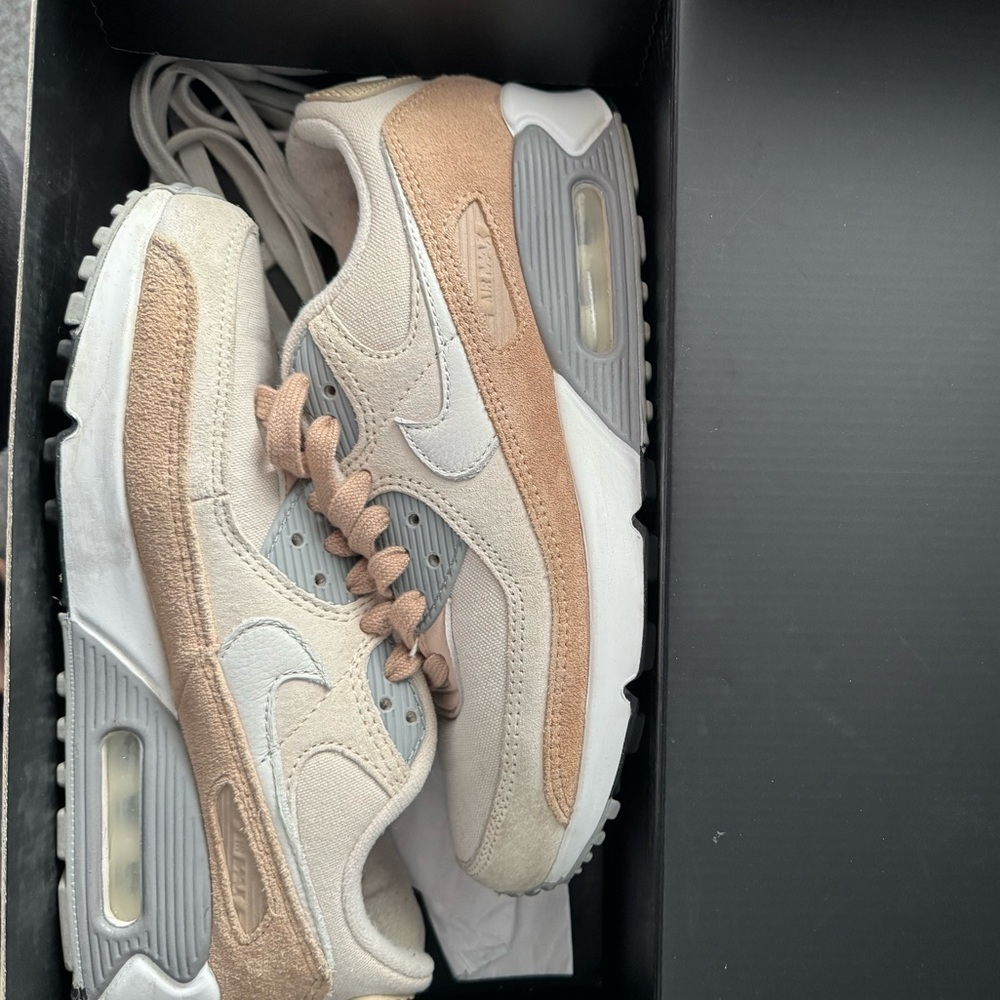 Nike Air Max 90 PRM in Tan and White (Size 7.5)
